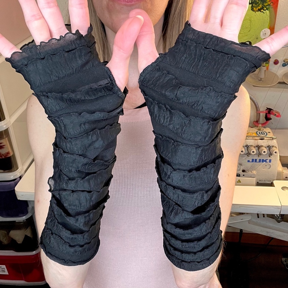 Black Mummy Gloves Bandage Ruffle Arm Warmers Goth Bride Costume Elbow Length OS